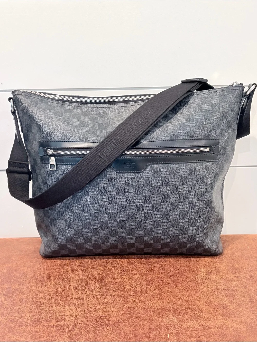 Louis Vuitton Mick GM Messenger Luxe Bag Damier Graphite Canvas Travel Crossbody